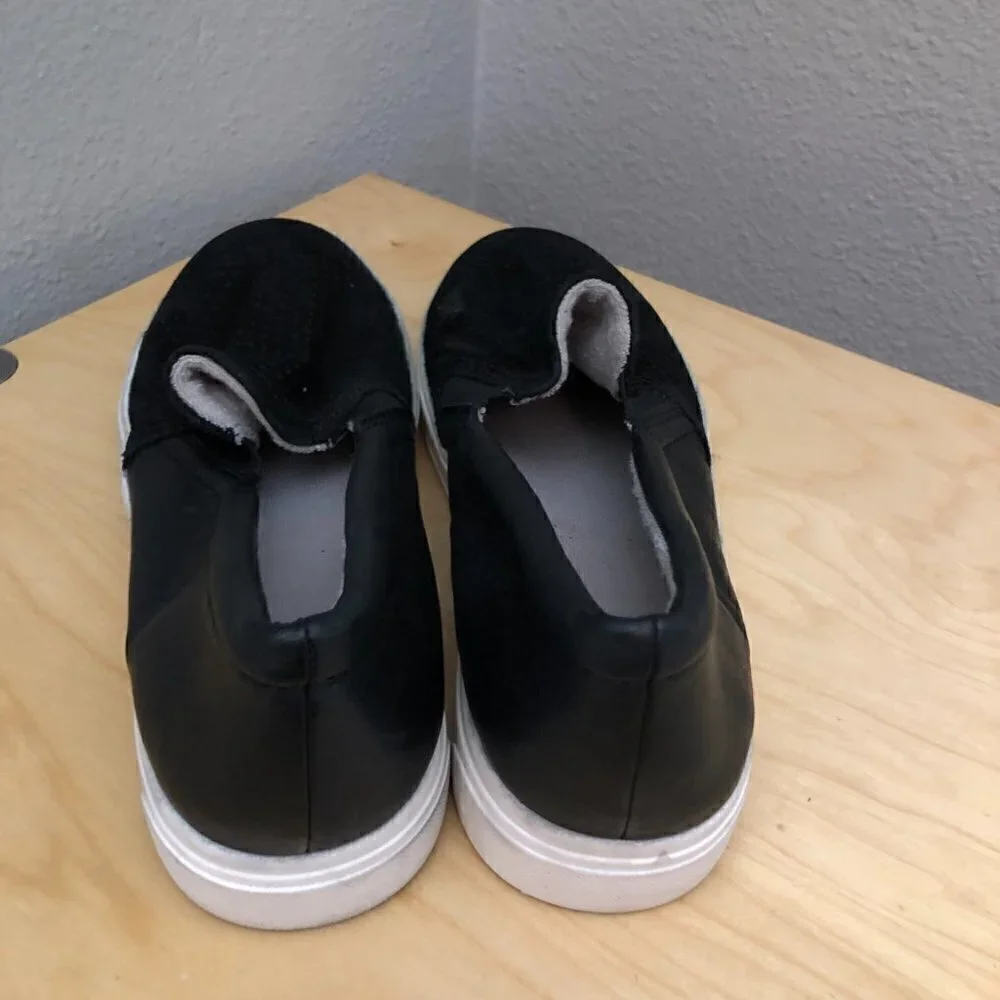 NATURALIZER Aileen Slip On Sneakers Women's size 9 Black & White Platform